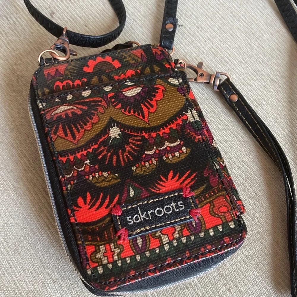Sakroots crossbody mini Cell Phone/wallet ca Case w/ long adjustable strap